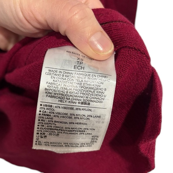 Banana Republic Women’s Sweater Red Pullover Zippers Wool Blend XS Cozy Winter - Picture 5 of 9